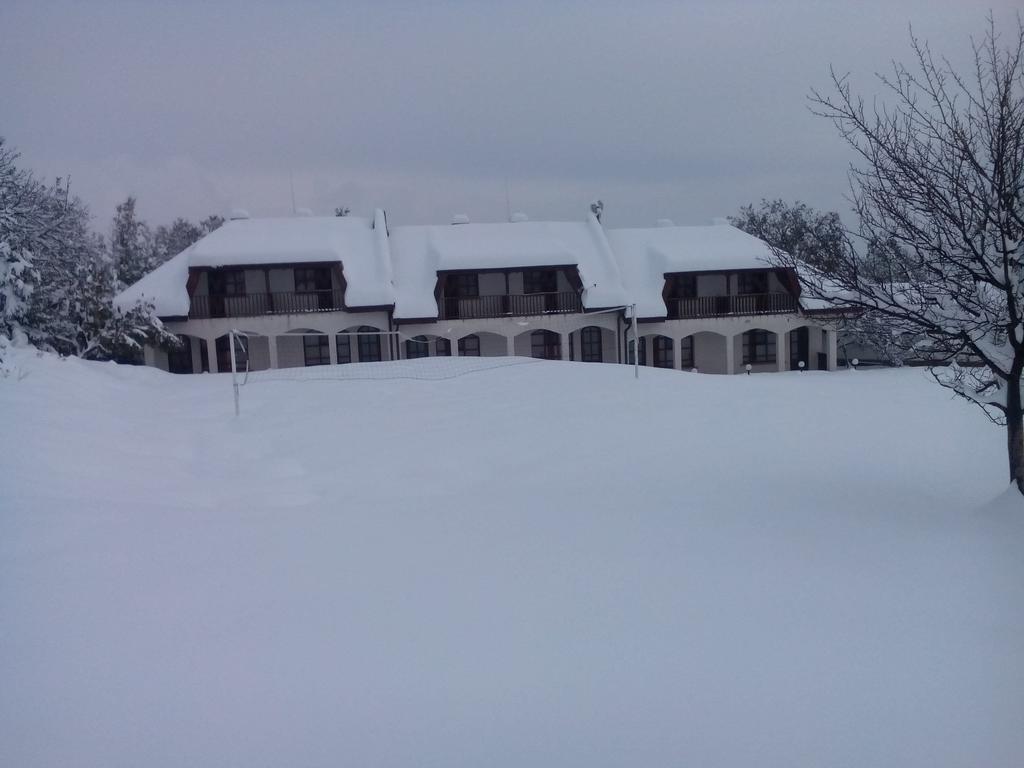 Complex Roden Kray Hotel Vlaychovtsi Exterior photo